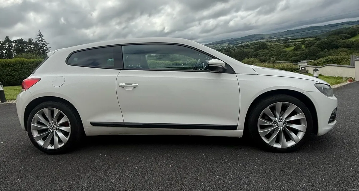 VW SCIROCCO 2.0tdi 132 - Image 2