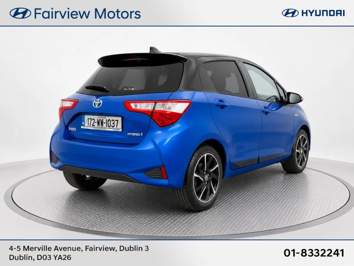 Toyota Yaris HYBRID - Image 2