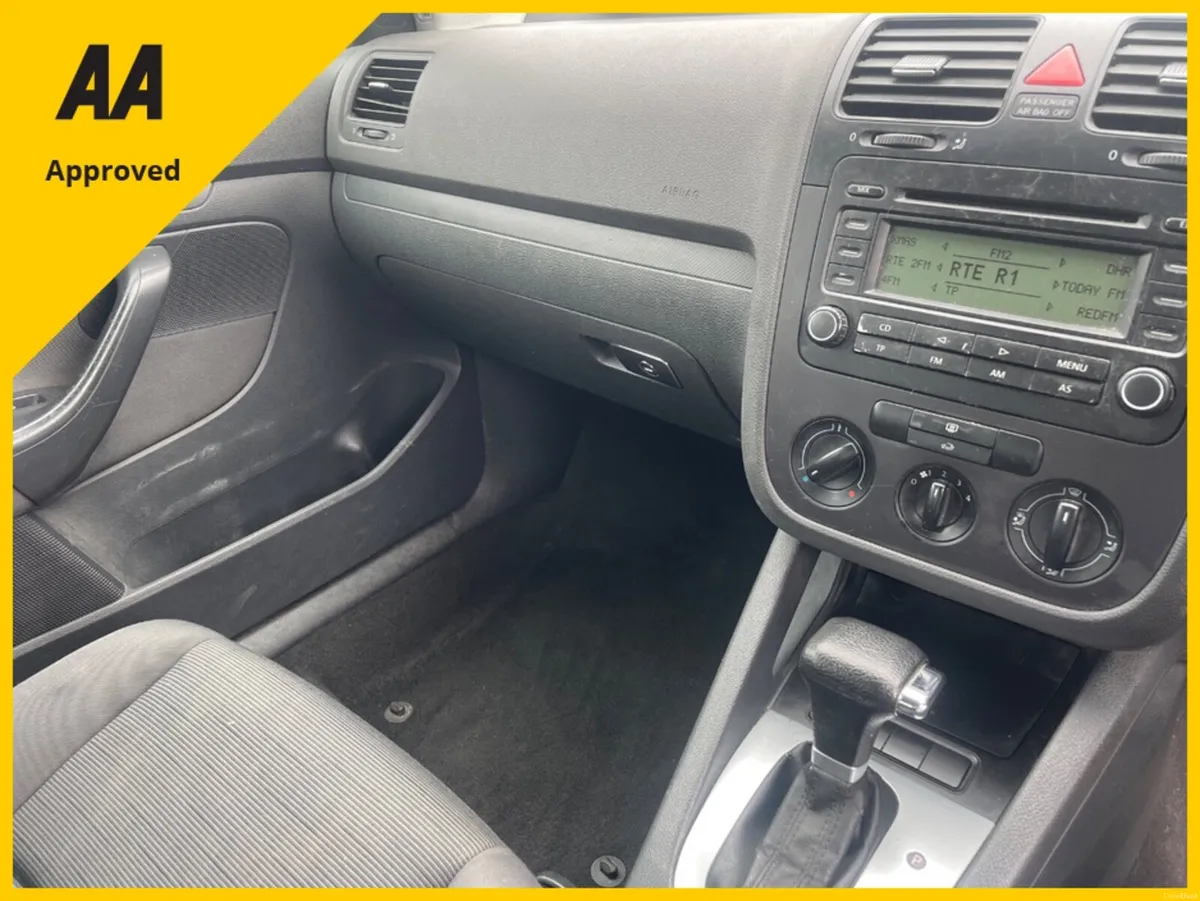 Volkswagen Golf 1.6 AUTO 5DR 102BHP - Image 3