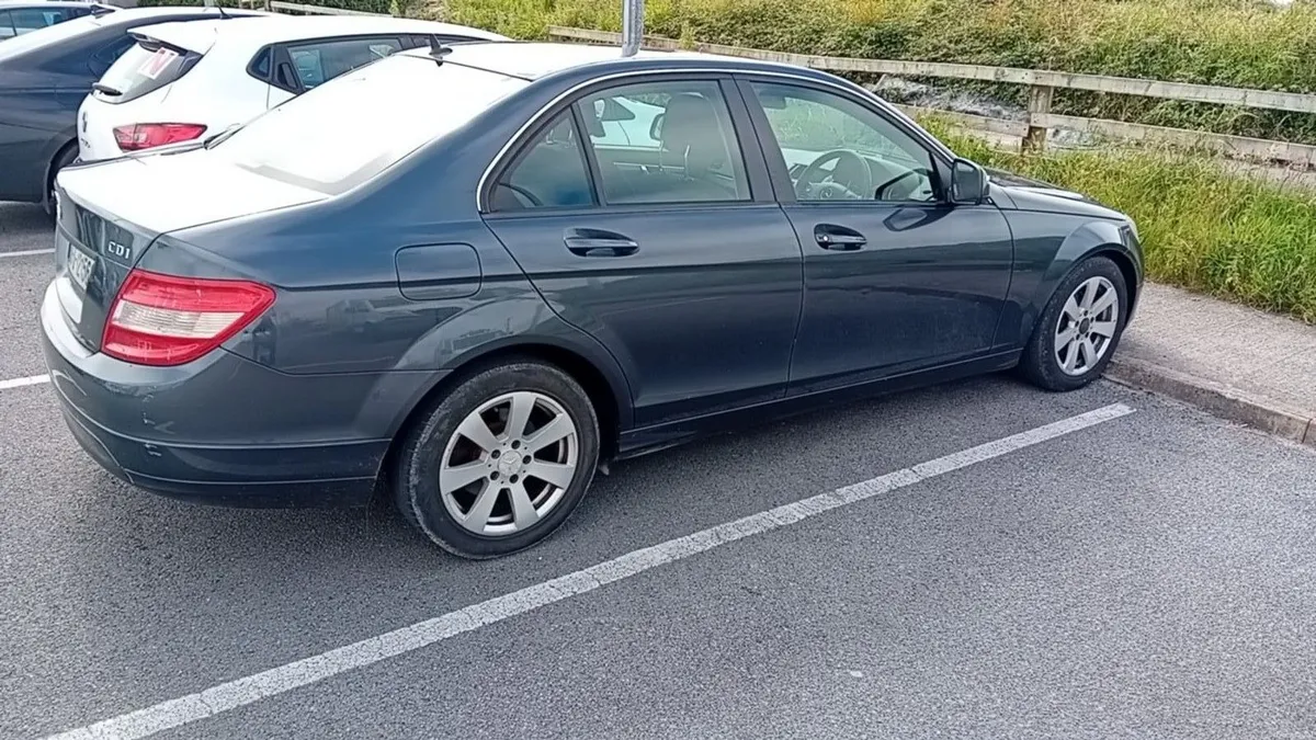 Mercedes-Benz C-Class 2008 - Image 4