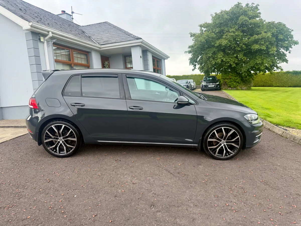 2017 VW Golf 1.6 TDI SE NAV - Image 4