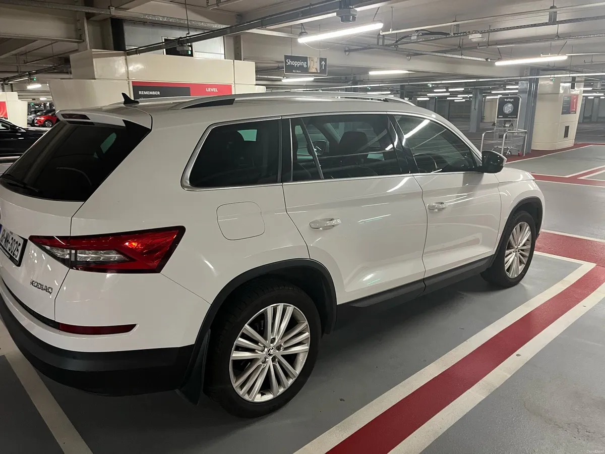 Car - Image 2