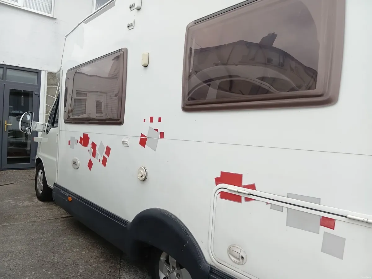 4 berth motorhome - Image 1