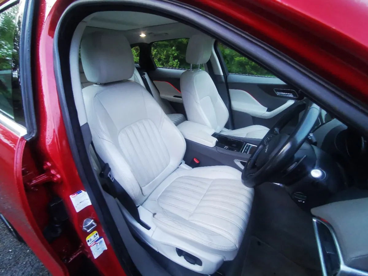 Jaguar F-Pace 2.0 D AWD PORTFOLIO 5DR AUTO - Image 4
