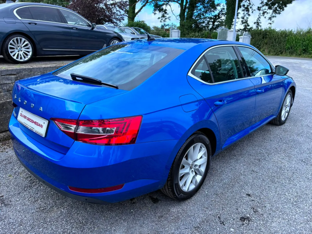 Skoda Superb AMBITION 2.0 TDI 150 BHP (LOW KLMS) - Image 2