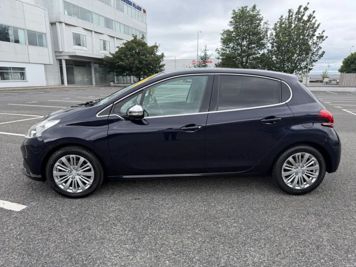Peugeot 208 1.2 PETROL, AUTOMATIC, LOW MILEAGE, FI - Image 6
