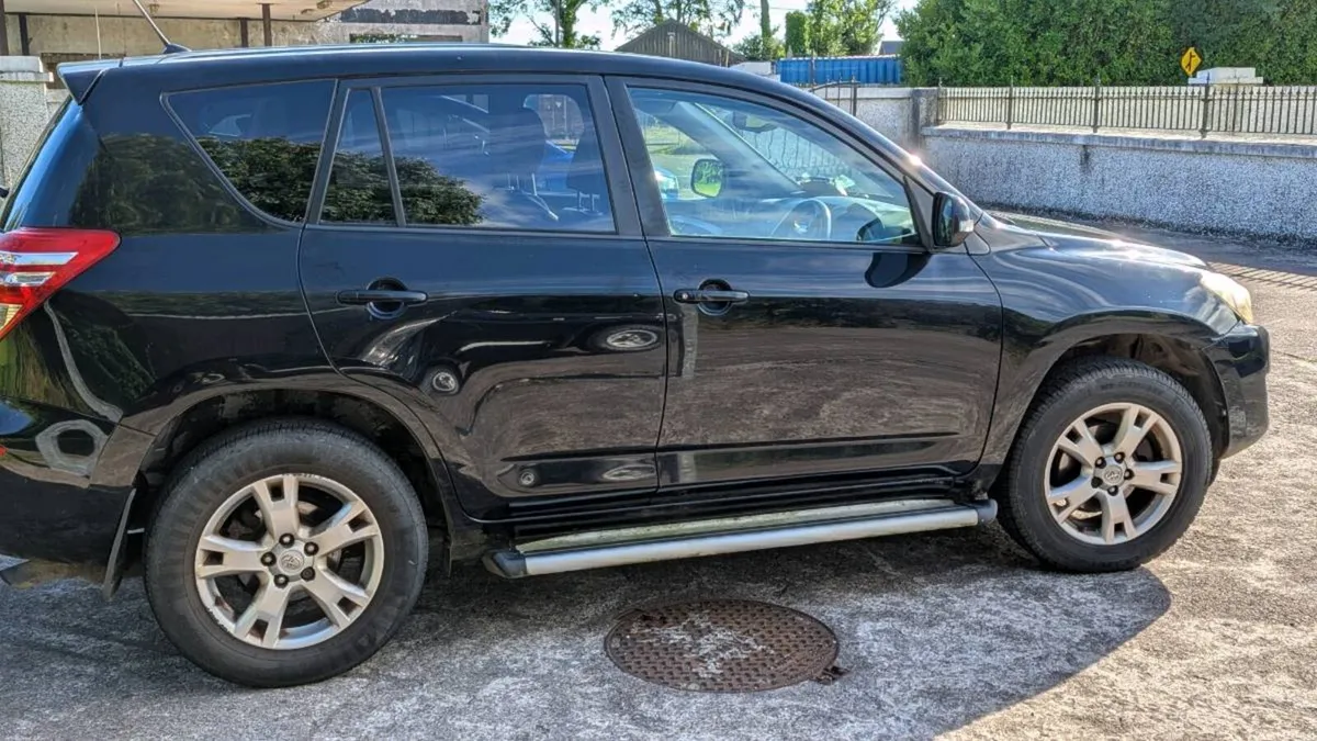 2010 Toyota RAV4 2.2 D-4D 4WD | Leather | Towbar - Image 1