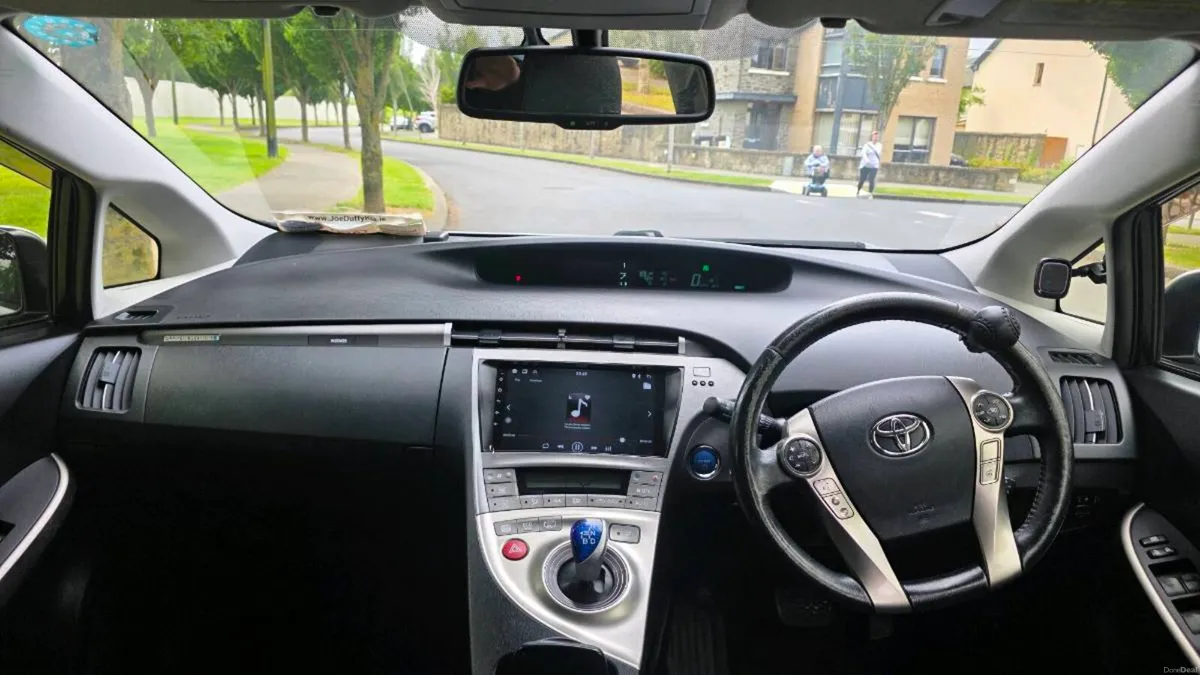 Toyota plug in hybrid - Image 6