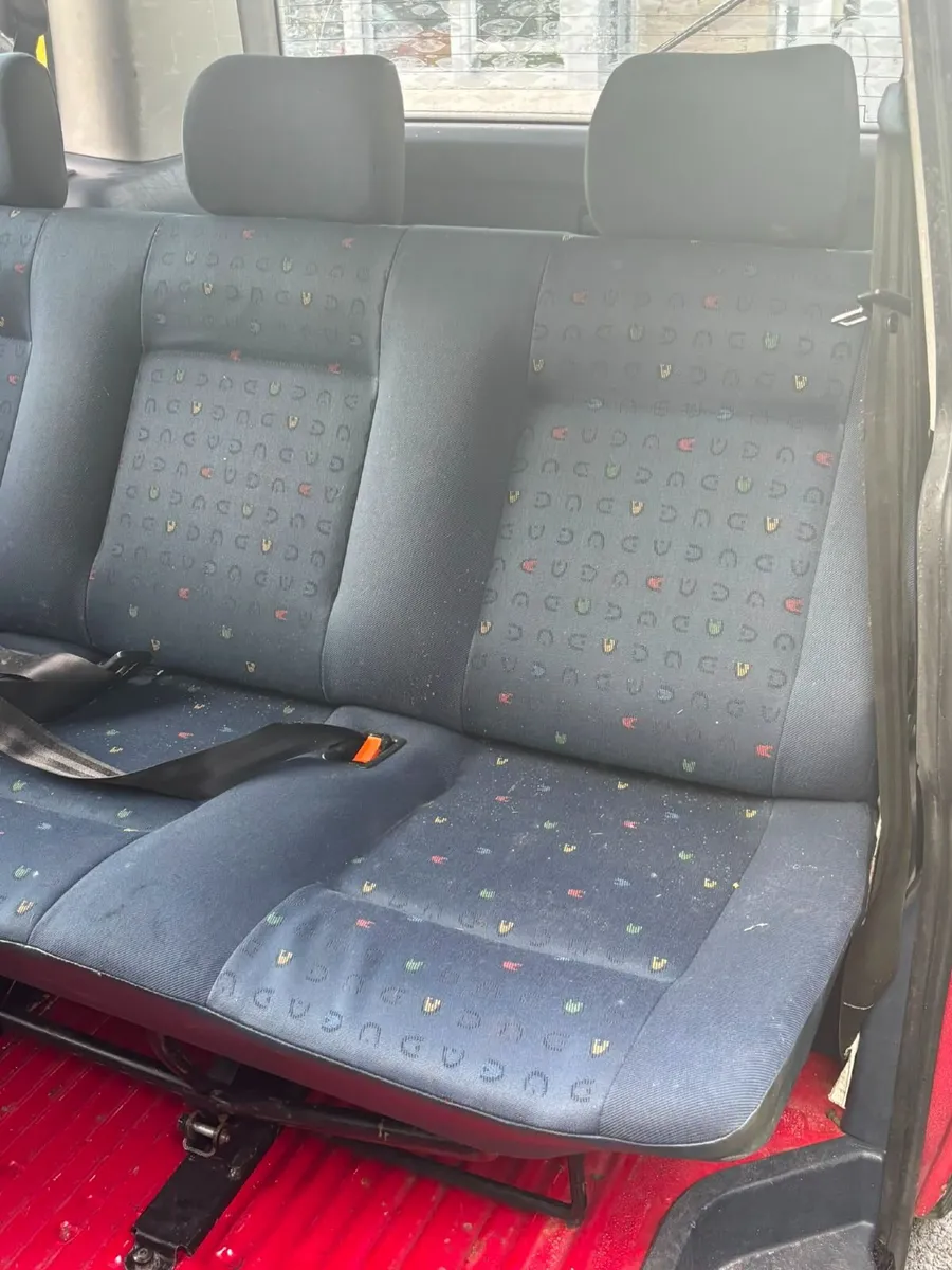 Volkswagen Transporter 2001 - Image 4