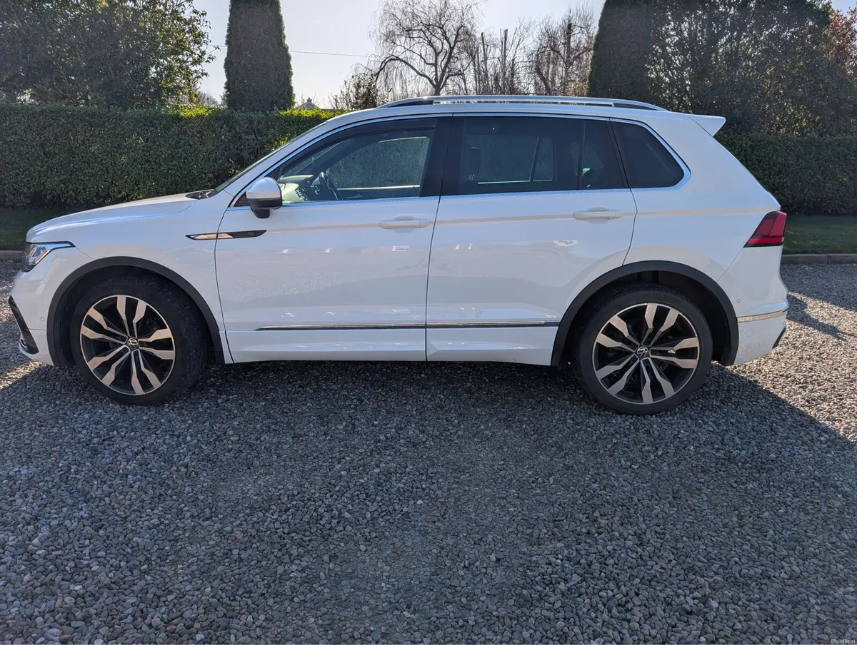 2022 VW Tiguan R-Line 2.0 TDI 150 BHP | Pan Roof - Image 5