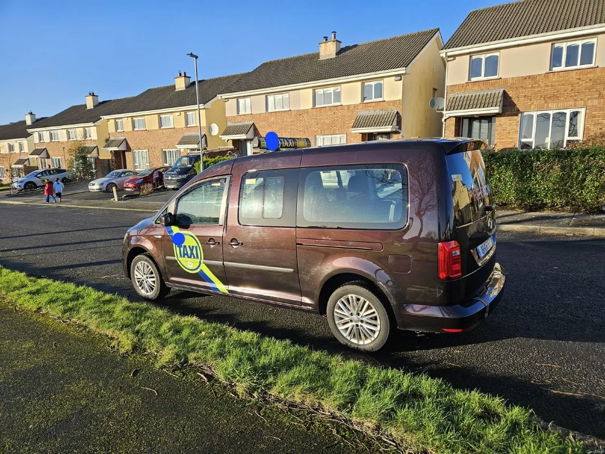 Volkswagen Caddy 2016, Wheelchair Accessible Taxi - Image 4