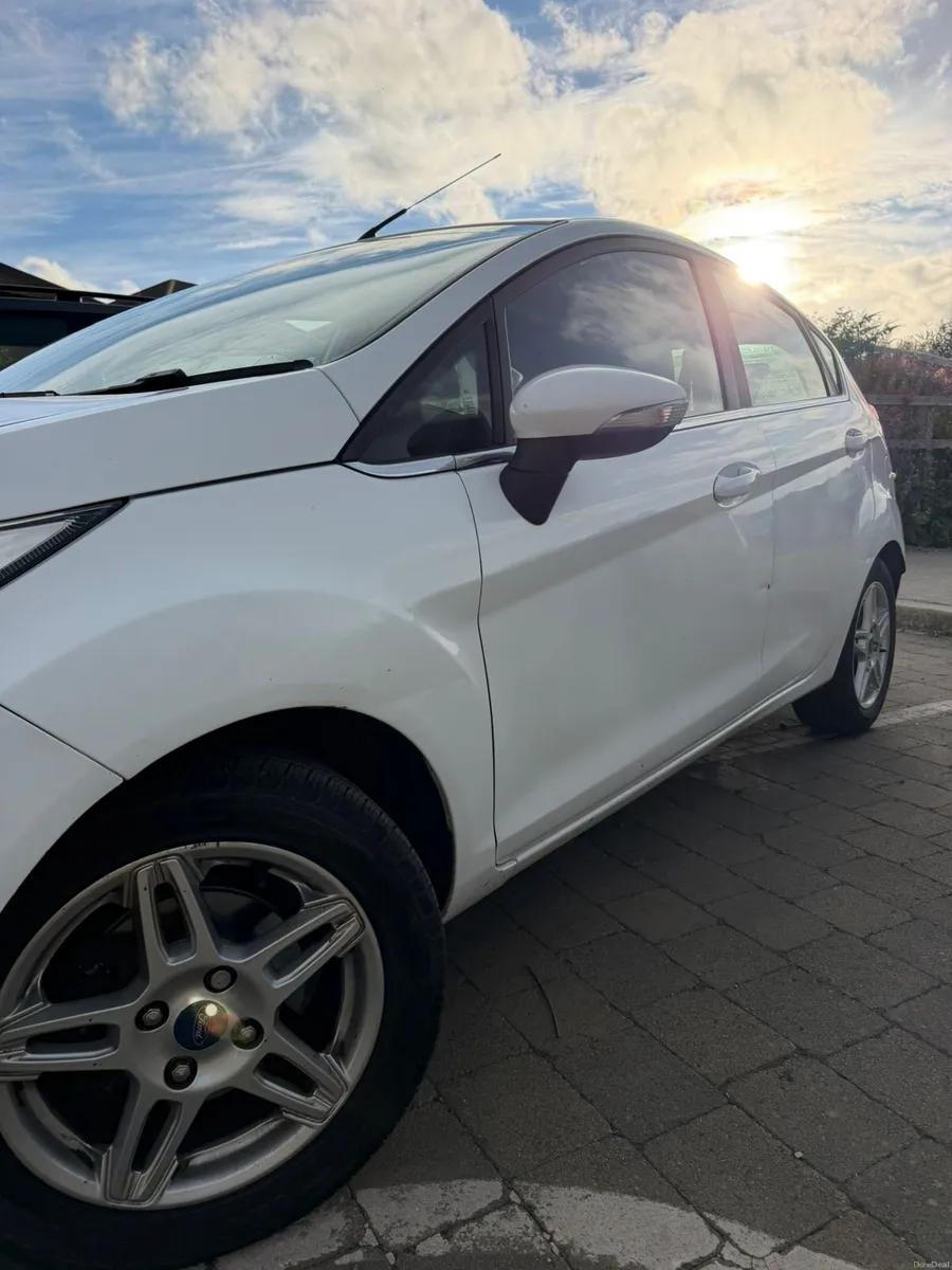 Ford fiesta !!!AUTOMATIC!!! - Image 4