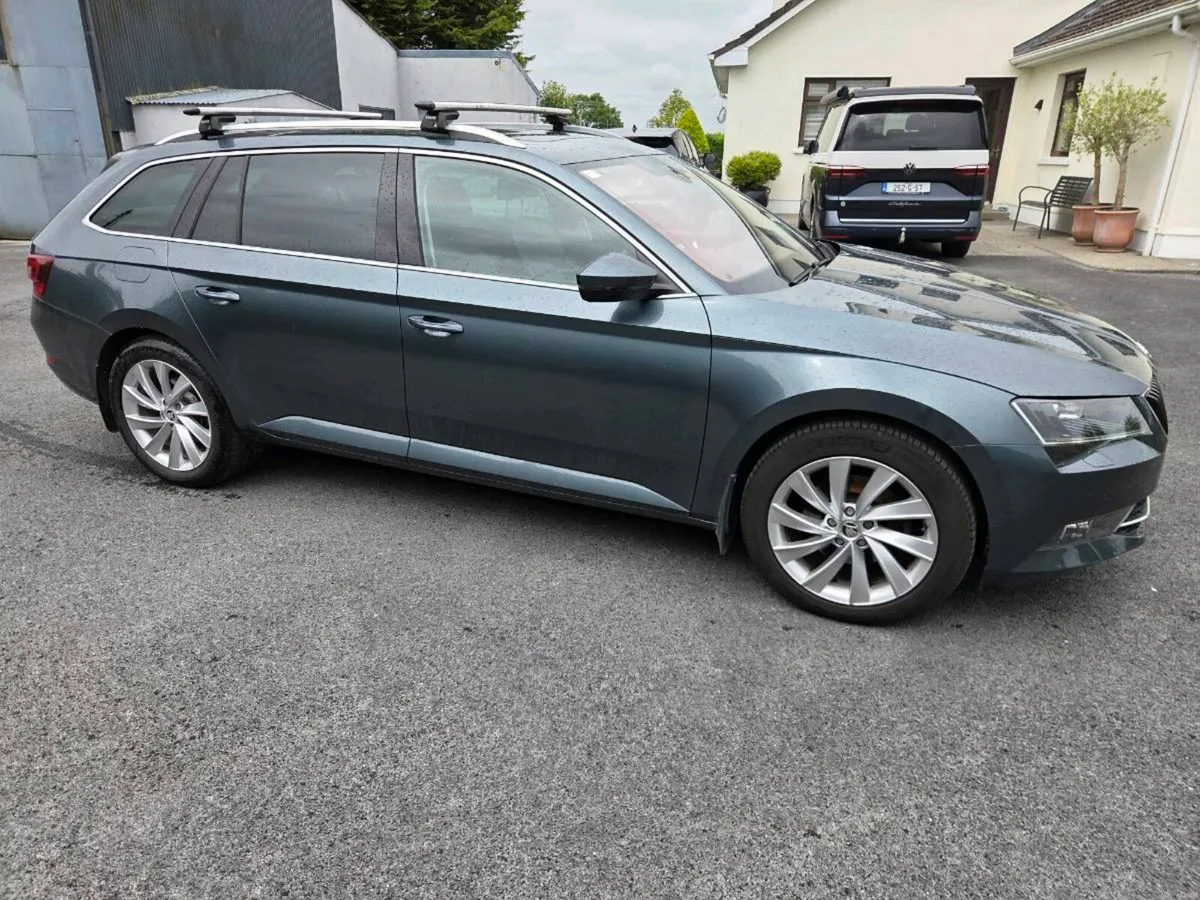 Skoda Superb 2.0ltr DSG High Spec - Image 2