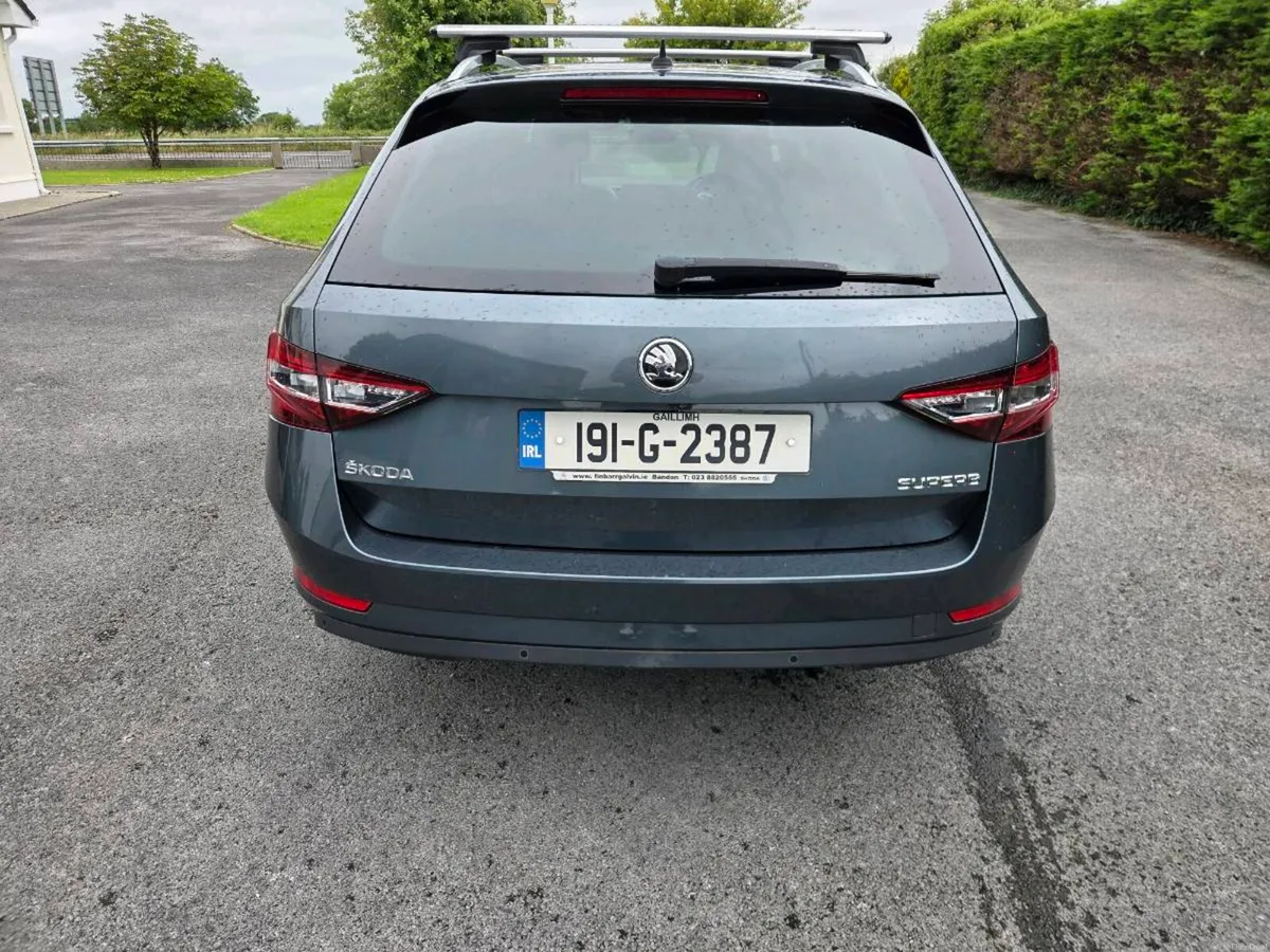 Skoda Superb 2.0ltr DSG High Spec - Image 3