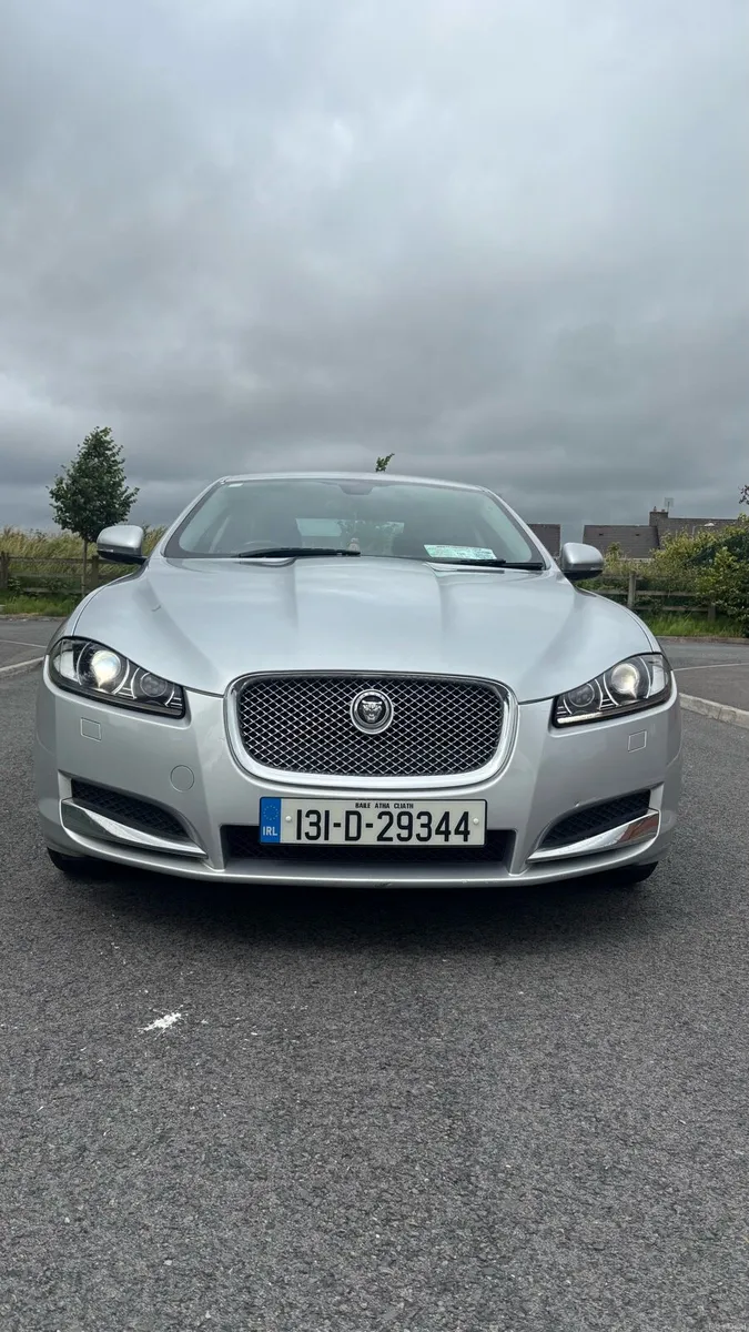 Jaguar XF 2.2D Luxury AUTOMATIC New Nct 07/2027 - Image 2