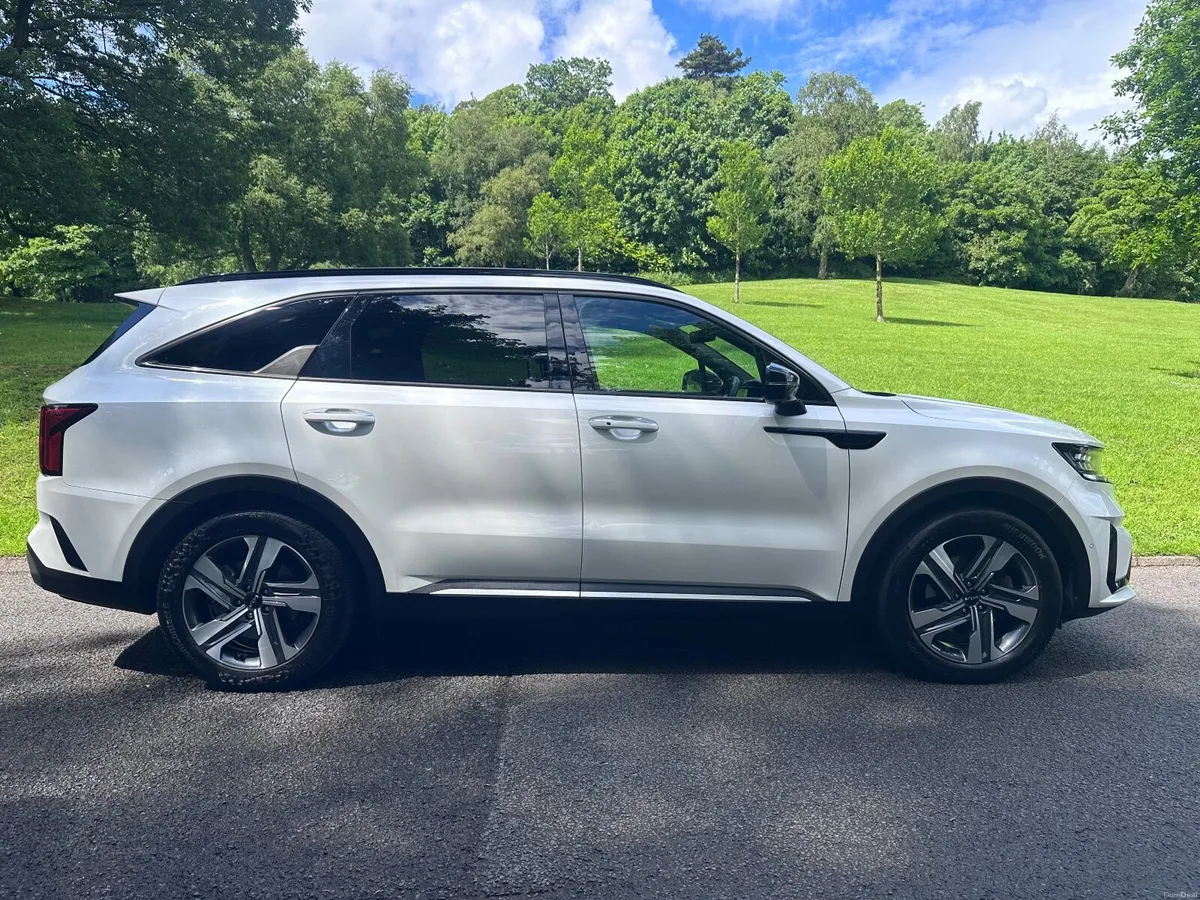Kia Sorento 2023 - Image 3