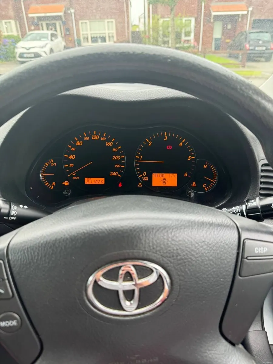 Toyota Avensis 2008 - Image 2