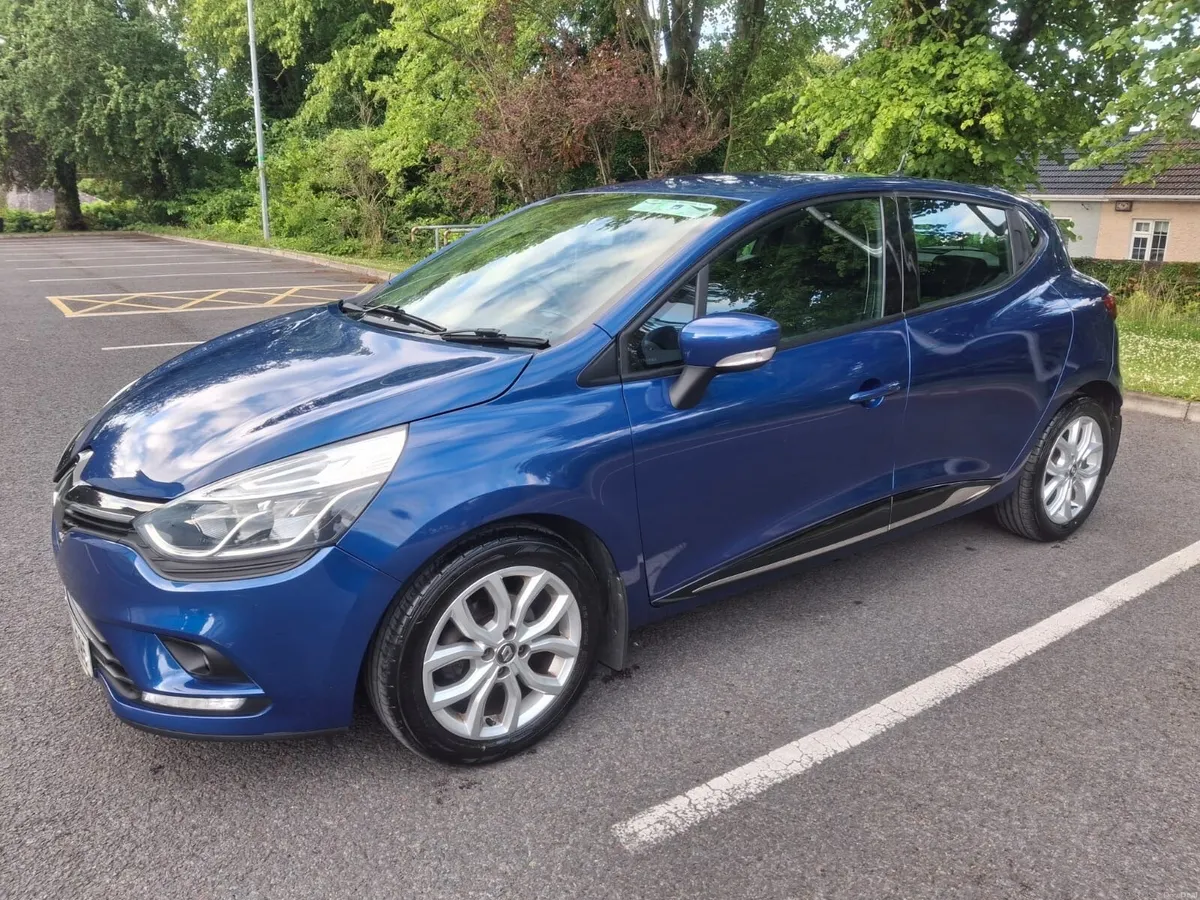 2017 Renault Clio IV Dynamique NAV - Image 2