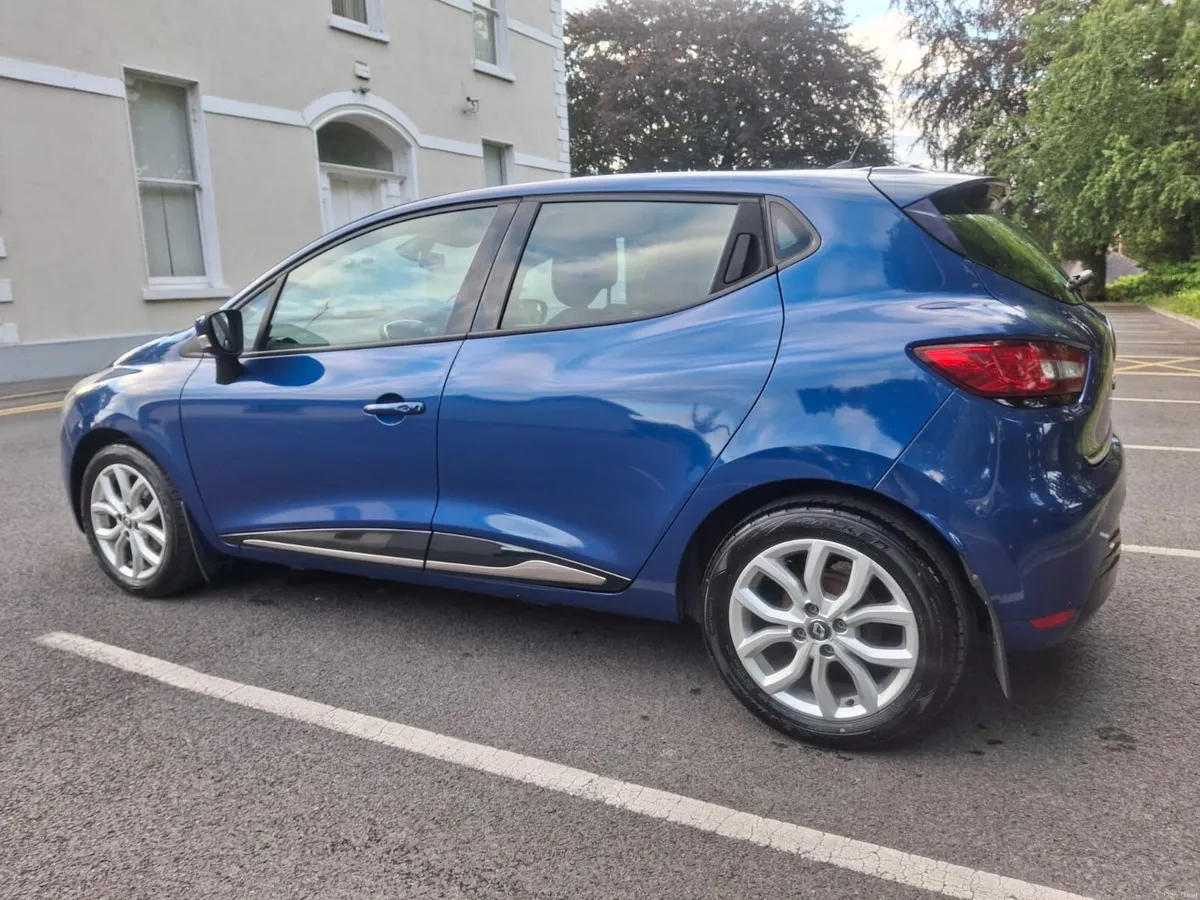 2017 Renault Clio IV Dynamique NAV - Image 3
