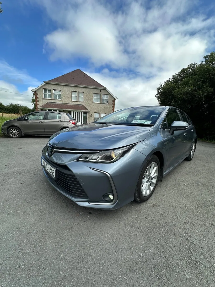 2020 Toyota Corolla Saloon 1.8 Petrol Hybrid Autom - Image 1