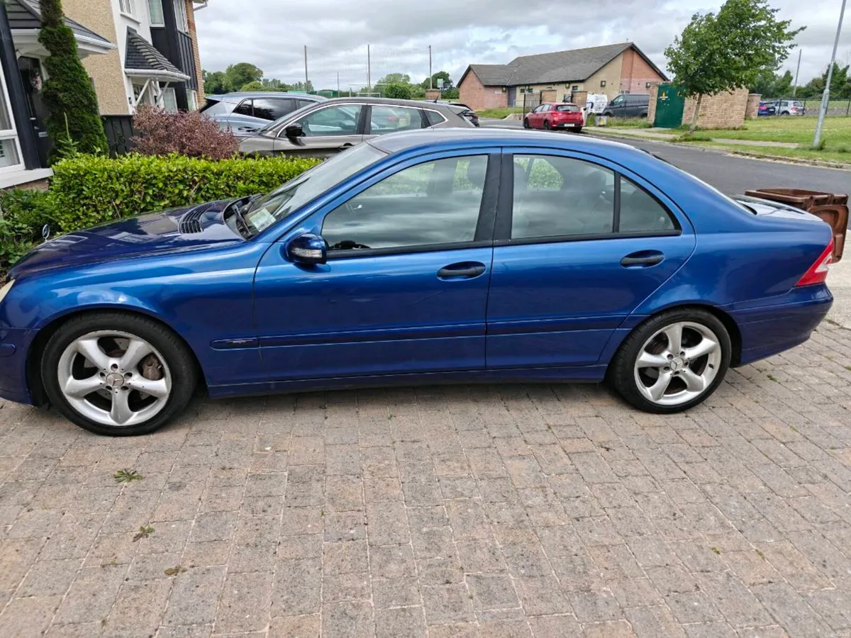 Mercedes C180 Kompressor 2005 Low Mileage - Image 2