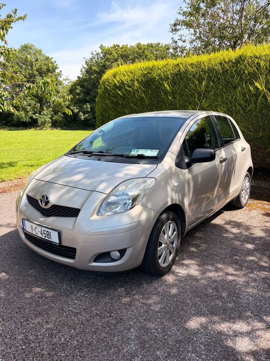 Toyota Yaris 2011 - Image 1