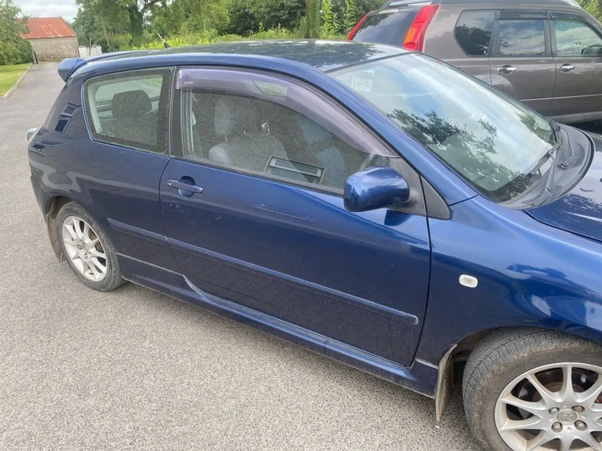 2006 Toyota Corolla - Image 3