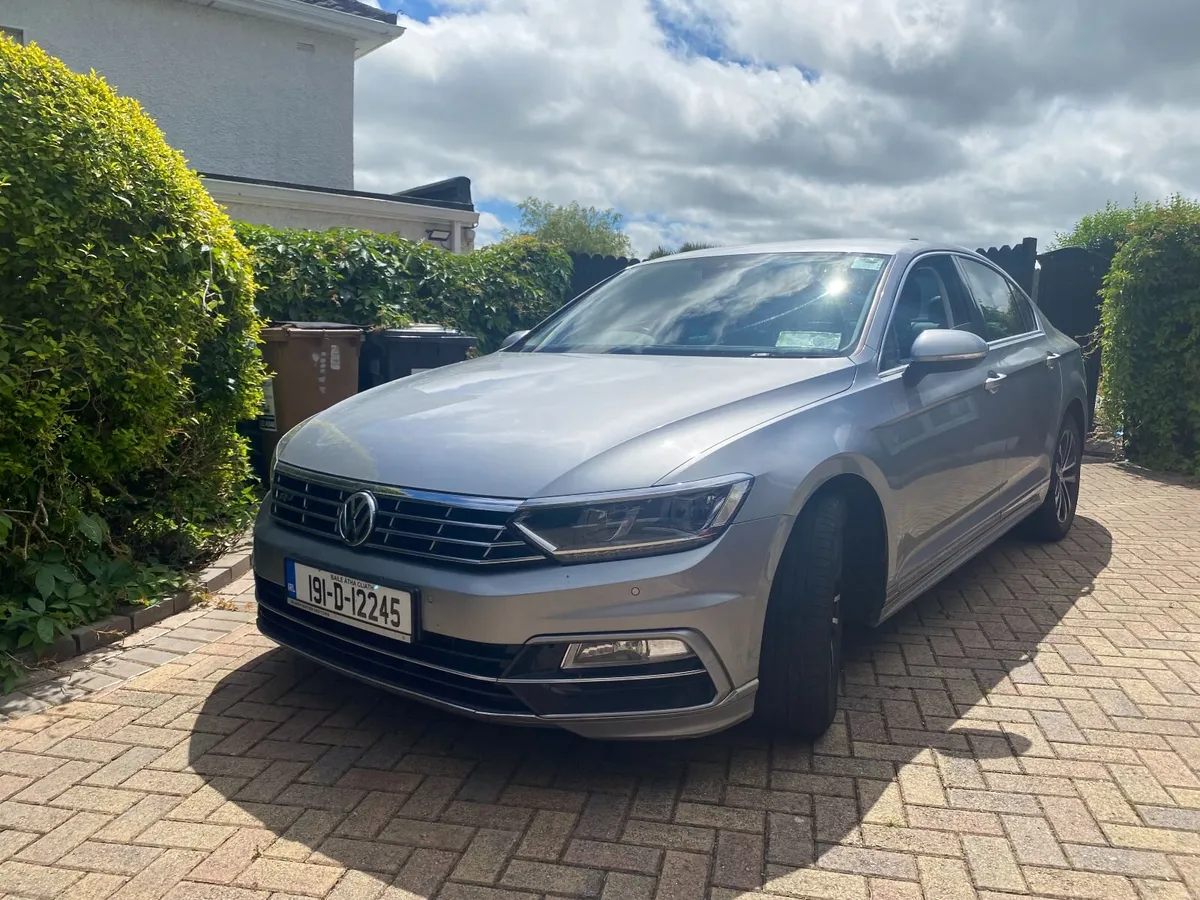 Volkswagen Passat RLINE 2.0 TDI MANUAL 6SPEED FWD - Image 1