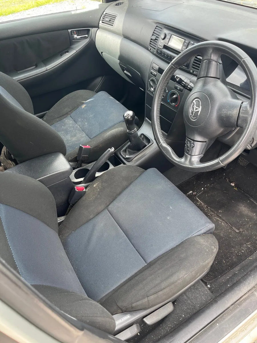 Toyota Corolla - Image 2
