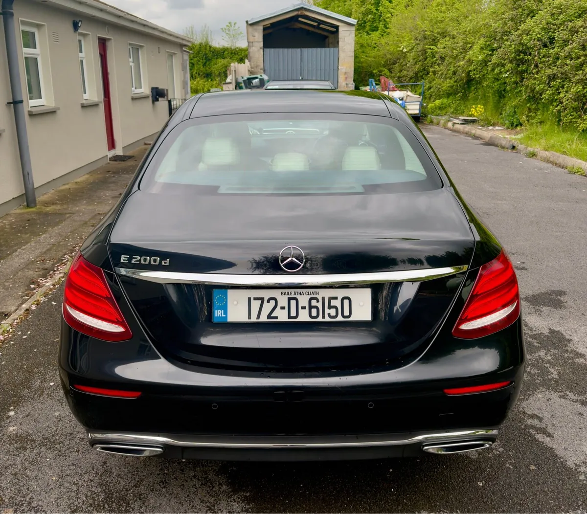 2017 (172) Mercedes E200D Black - Image 4