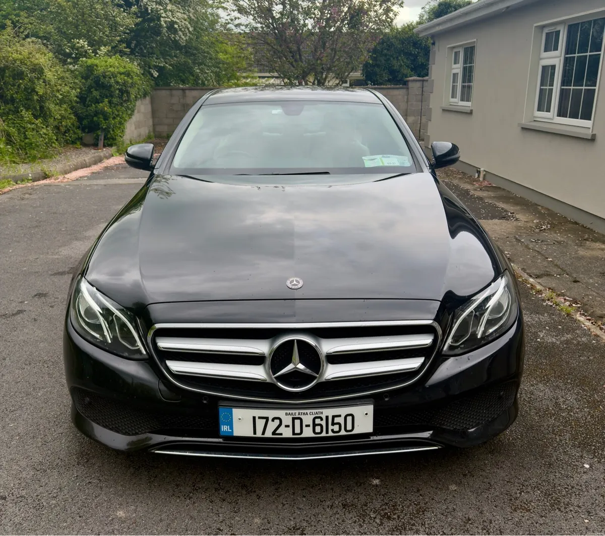 2017 (172) Mercedes E200D Black - Image 2