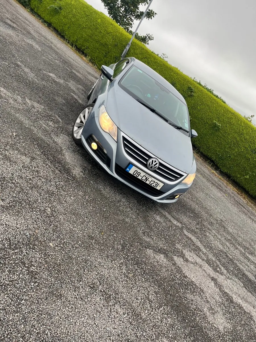 Volkswagen Passat 2009 - Image 1