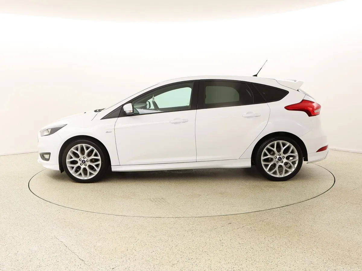 2017 FORD FOCUS ST-LINE 1.5 TDCI 120 BHP - Image 4