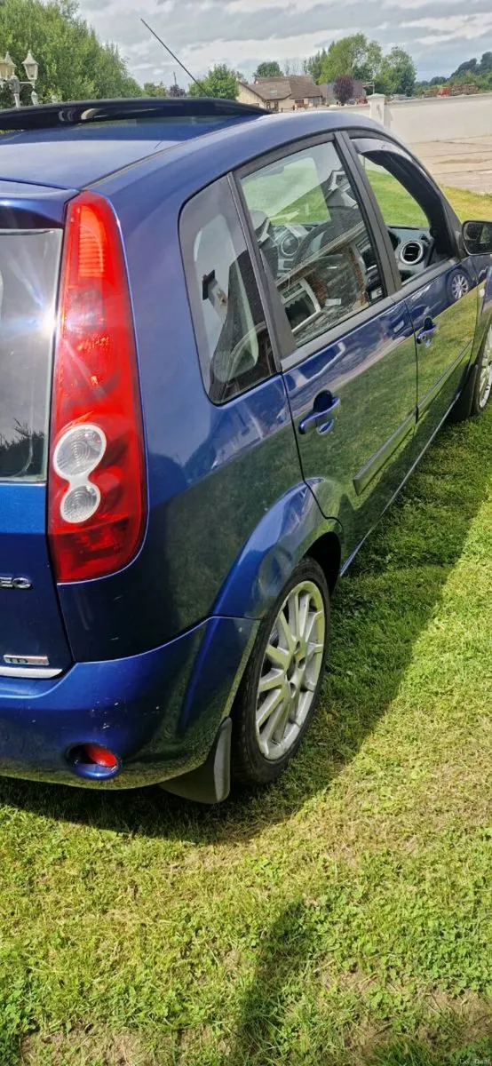 Ford fiesta New Nct 08/27 - Image 3