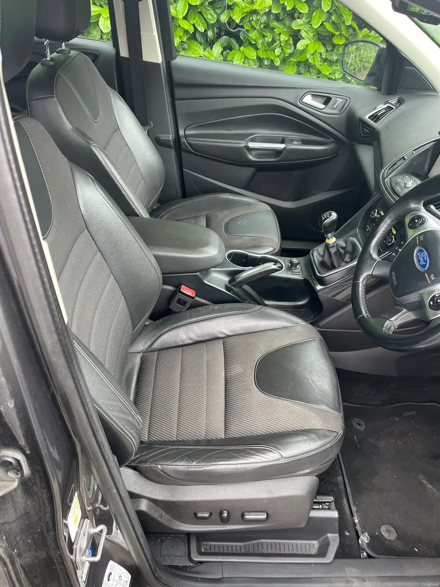 Ford Kuga 2015 - Image 2