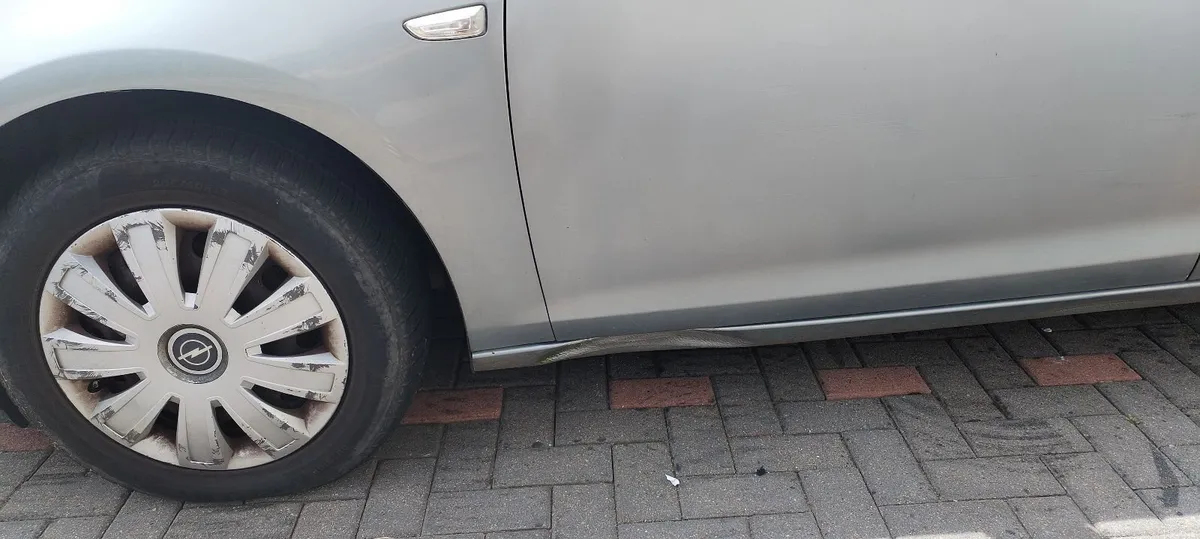Vauxhall Astra 2011 - Image 3