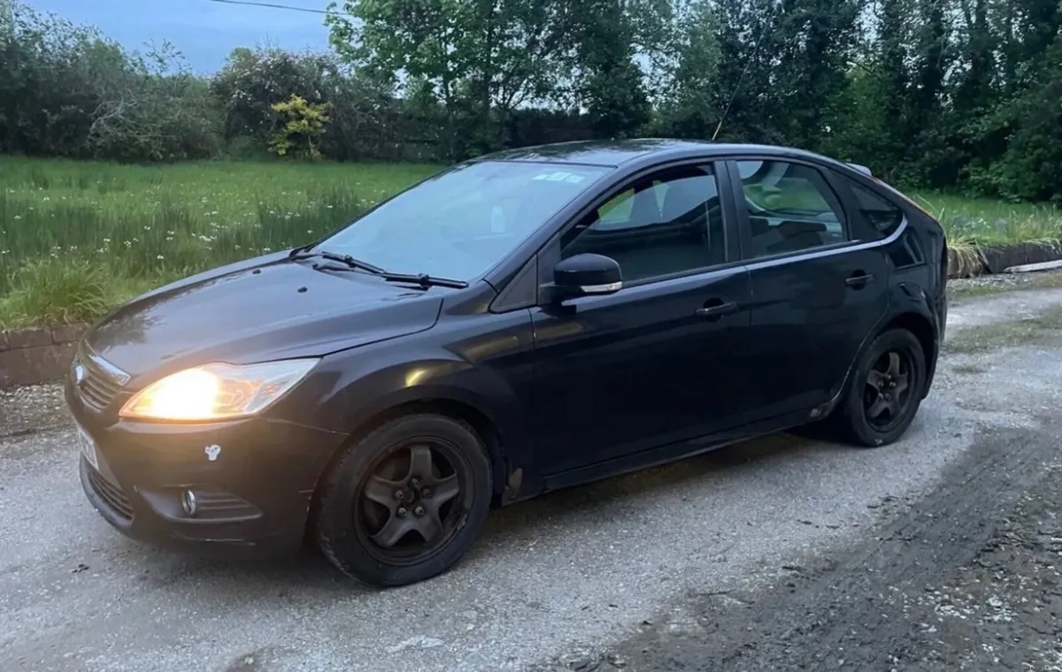 Ford Focus 2009 - Image 2