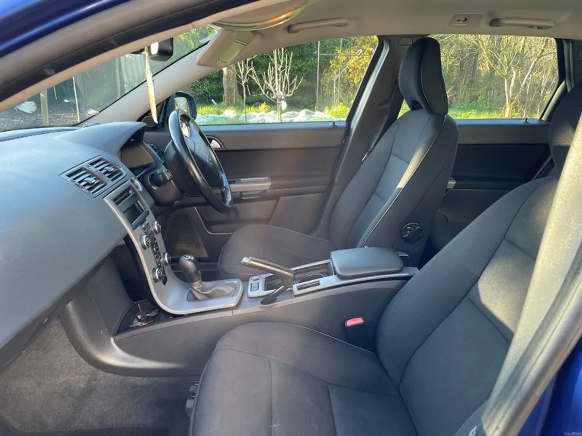 2010 Volvo V50 - Image 4