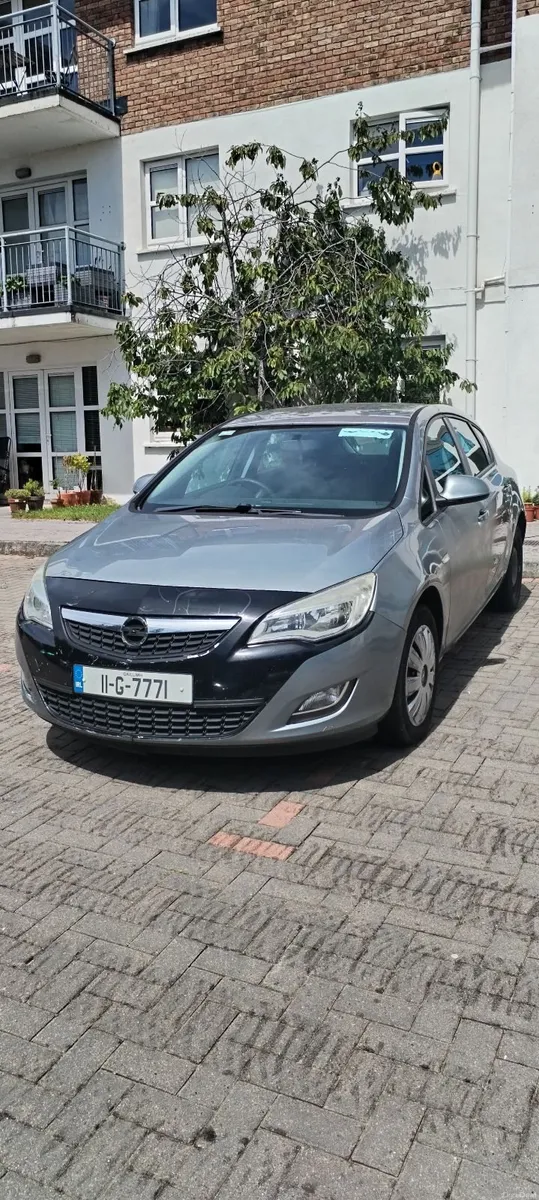 Vauxhall Astra 2011 - Image 1