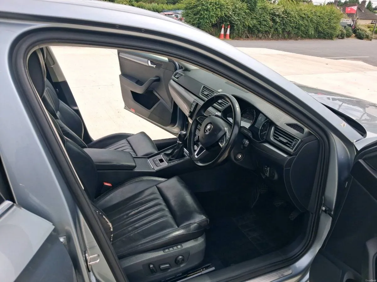 Car - Image 3