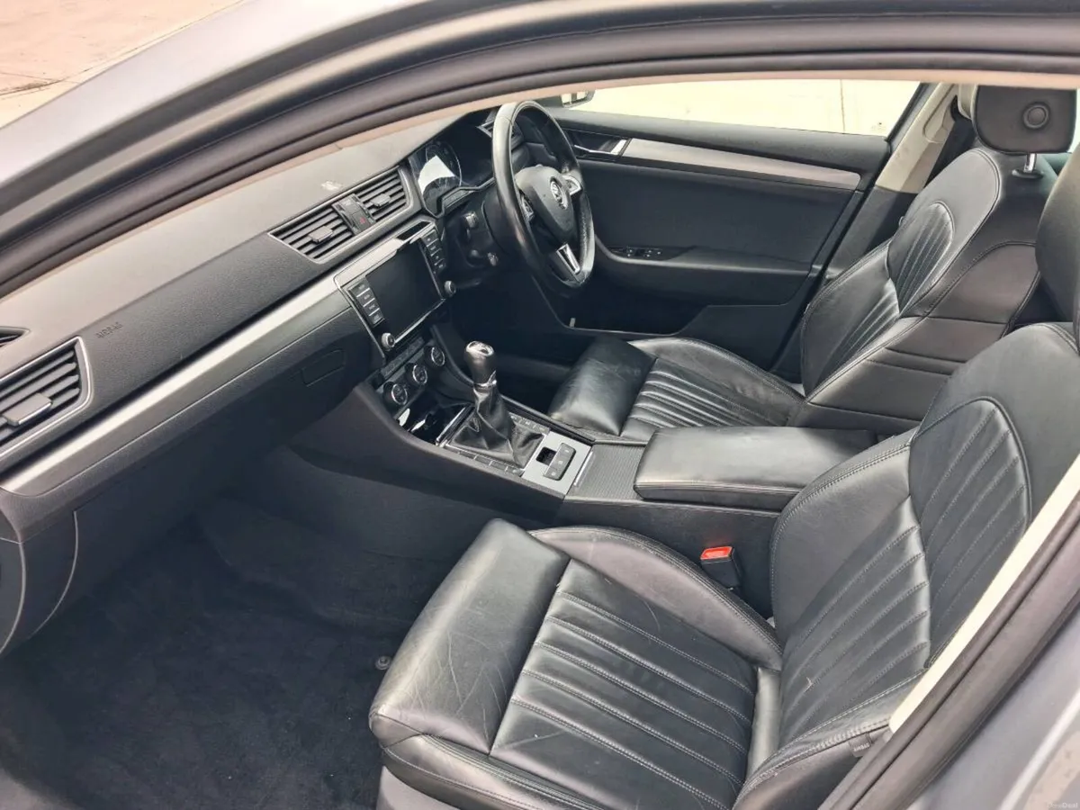 Car - Image 4