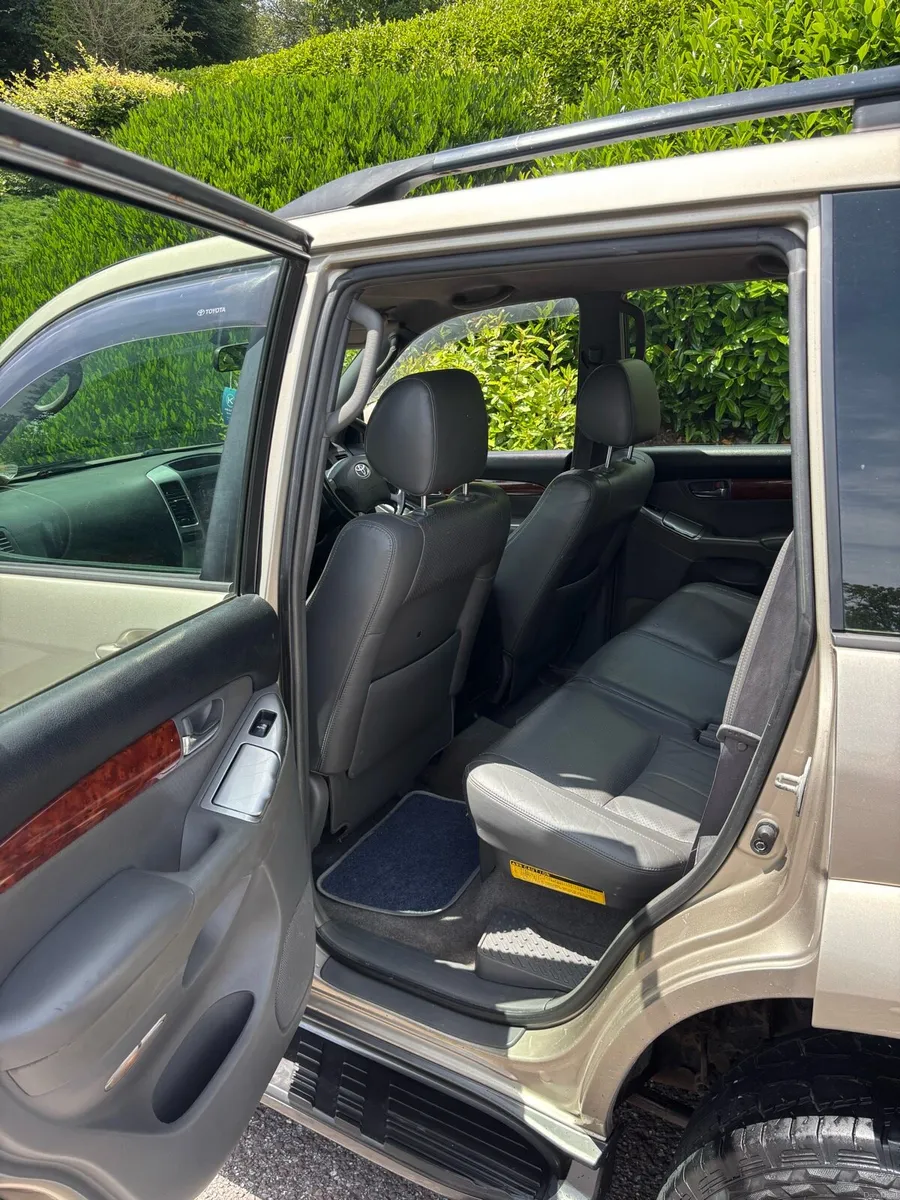 Landcruiser 5 seat crewcab 333 tax - Image 5
