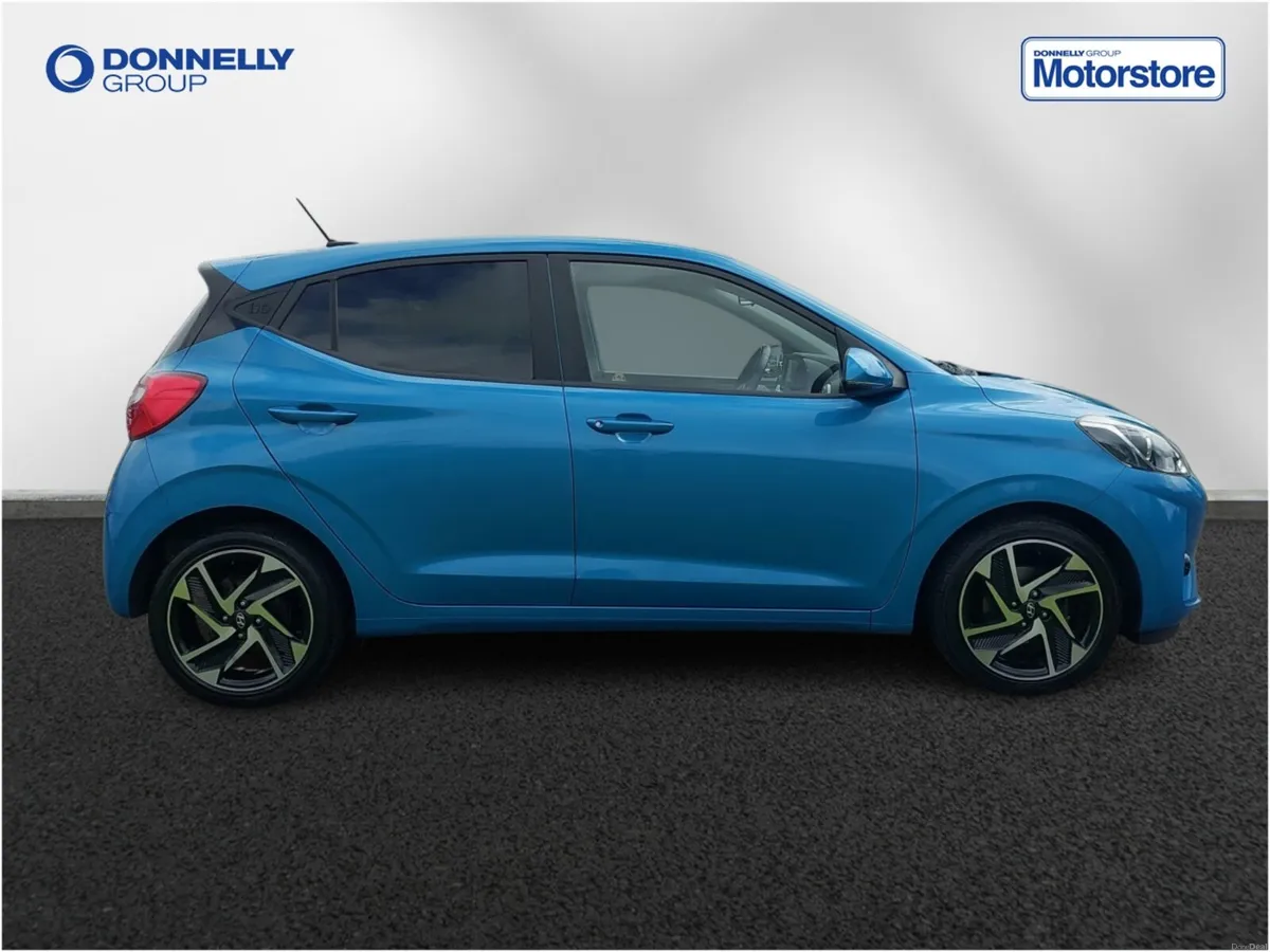 Hyundai i10 Hatchback Premium - Image 3