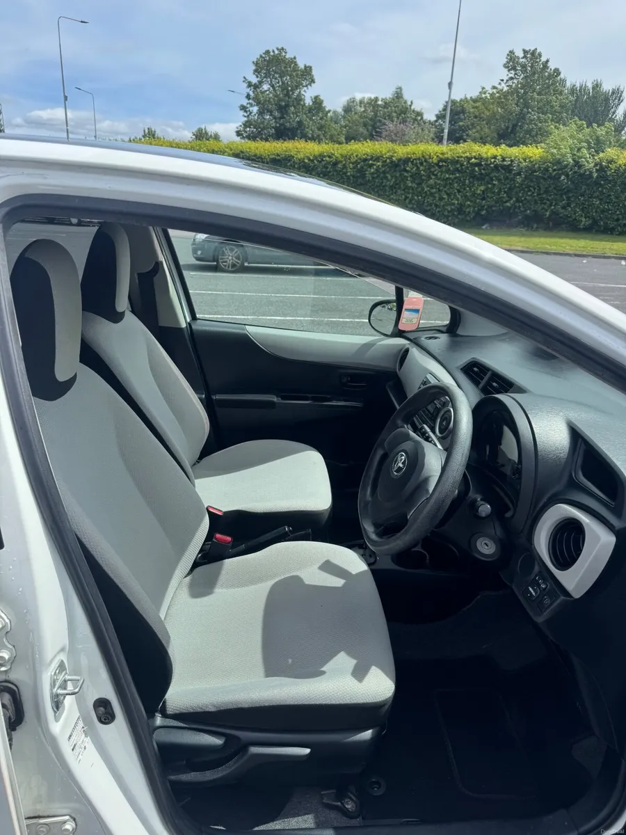 Toyota Vitz 2012 White Automatic - Image 3