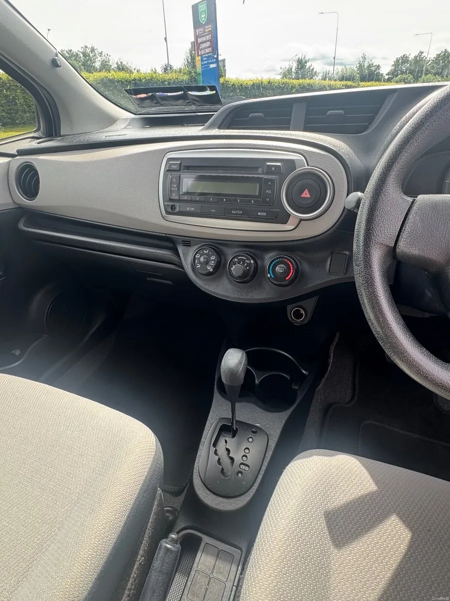 Toyota Vitz 2012 White Automatic - Image 6