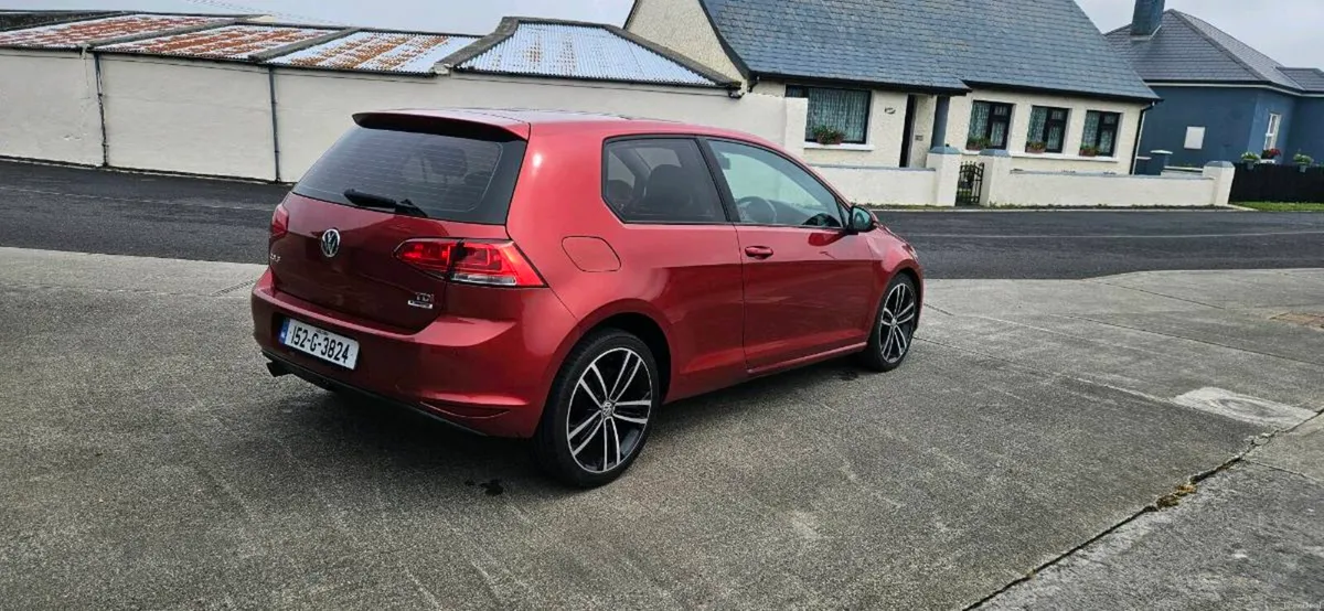 2015 Volkswagen Golf - Image 3