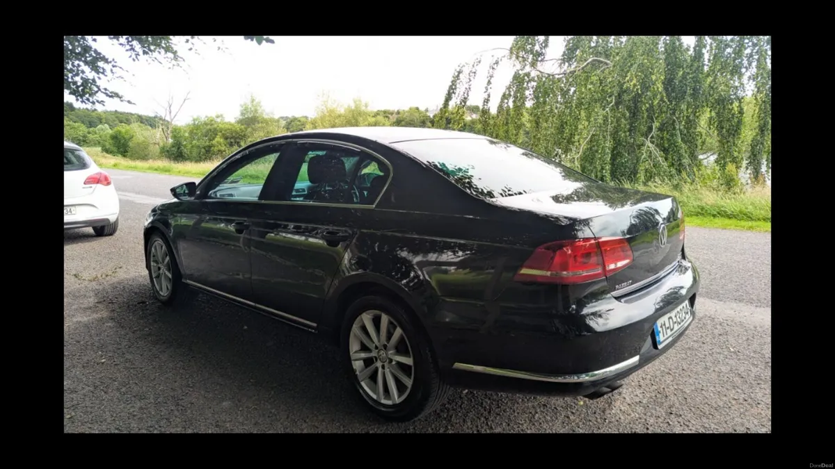 Volkswagen Passat 2011 - Image 4
