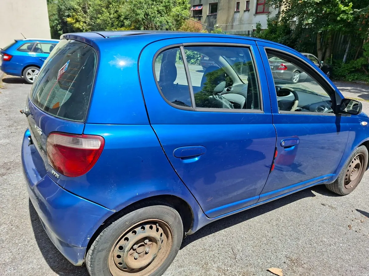 Toyota Yaris 2002 - Image 4
