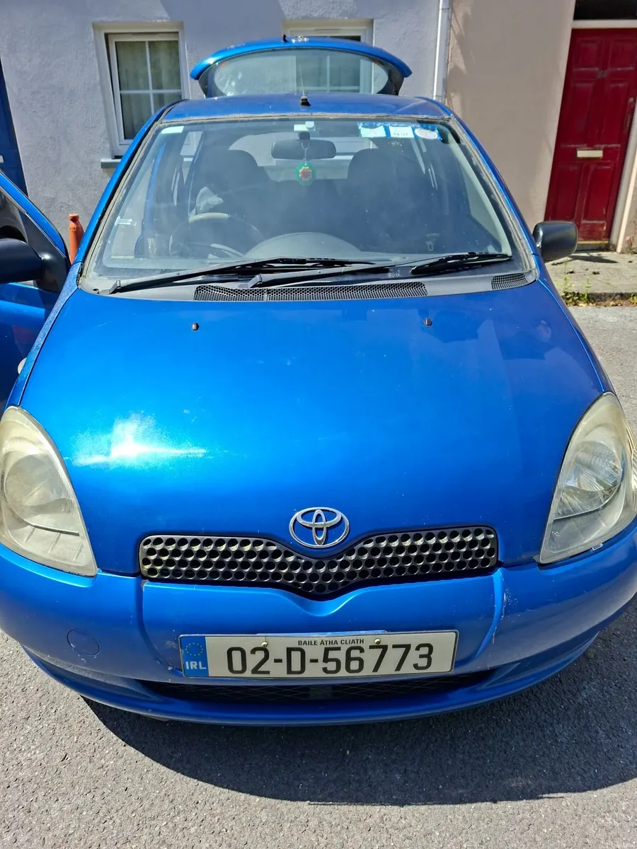 Toyota Yaris 2002 - Image 1