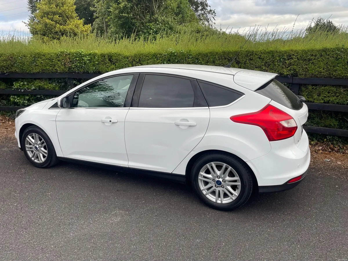 Ford Focus - Image 2